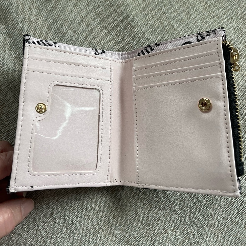 NWOT Juicy Couture Black Small Wallet with Heart Charm. - Picture 8 of 12